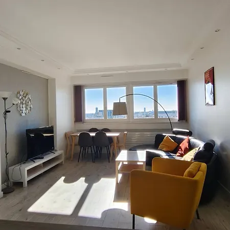 Apartment 2 Bedrooms, La Defense, Eiffel Tower View, Parking, 1omin Walk To Metro Courbevoie