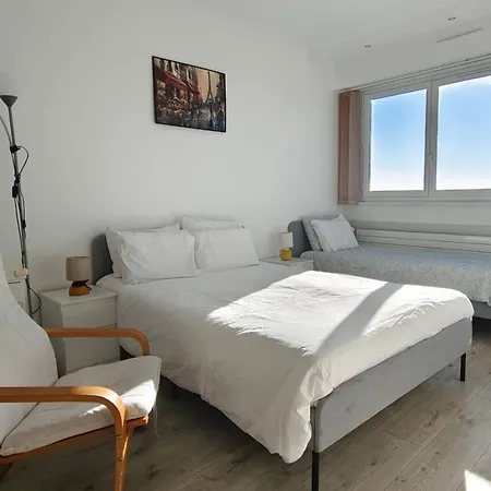 Apartment 2 Bedrooms, La Defense, Eiffel Tower View, Parking, 1omin Walk To Metro