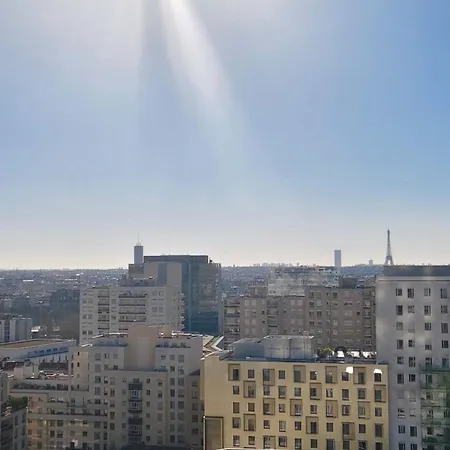 2 Bedrooms, La Defense, Eiffel Tower View, Parking, 1omin Walk To Metro