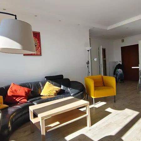 2 Bedrooms, La Defense, Eiffel Tower View, Parking, 1omin Walk To Metro *