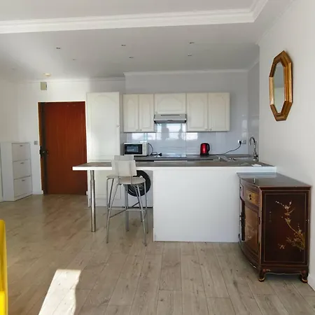 Apartment 2 Bedrooms, La Defense, Eiffel Tower View, Parking, 1omin Walk To Metro Courbevoie