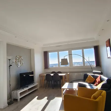 Apartment 2 Bedrooms, La Defense, Eiffel Tower View, Parking, 1omin Walk To Metro Courbevoie