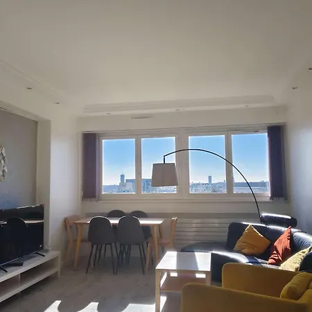 Apartment 2 Bedrooms, La Defense, Eiffel Tower View, Parking, 1omin Walk To Metro Courbevoie