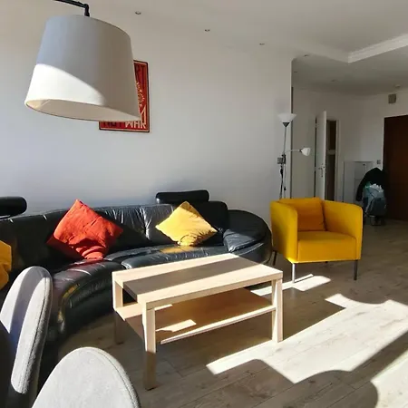 2 Bedrooms, La Defense, Eiffel Tower View, Parking, 1omin Walk To Metro * Courbevoie