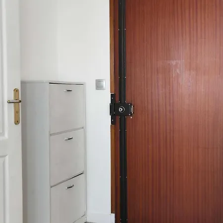Apartment 2 Bedrooms, La Defense, Eiffel Tower View, Parking, 1omin Walk To Metro